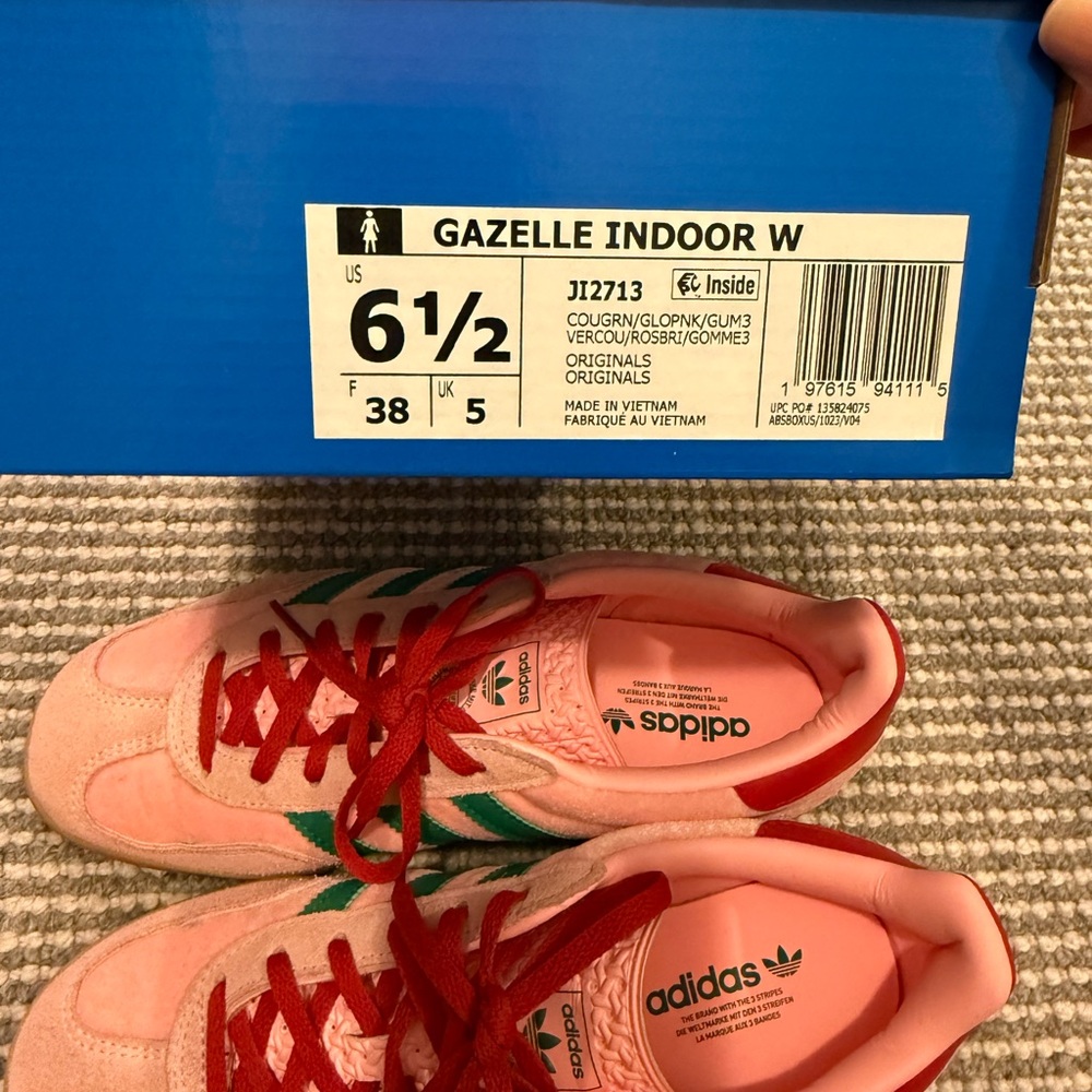Adidas Gazelle Pink Velvet LIKE NEW - Picture 2 of 6
